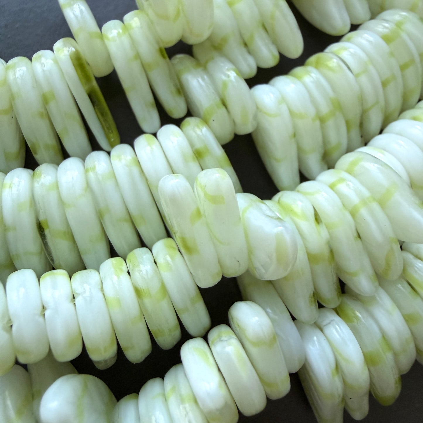 White/Light Green Leaf