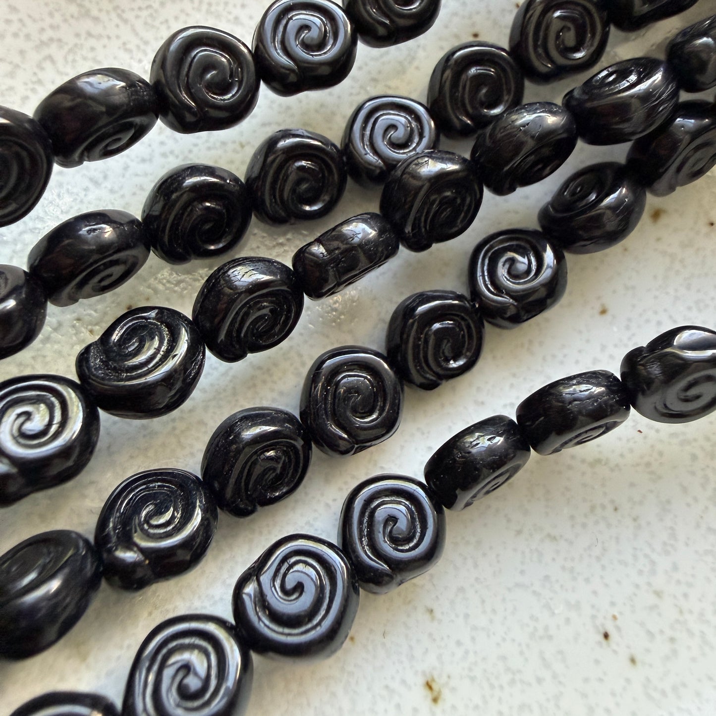 Jet Snail Shell 8mm
