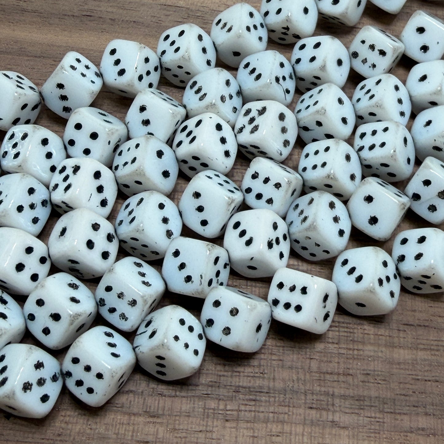 9mm Dice Bead